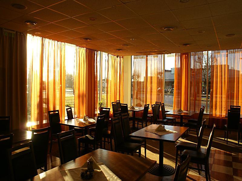 Rija Bauska Hotel Exterior photo