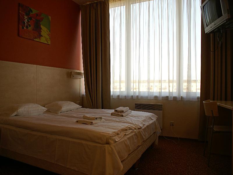 Rija Bauska Hotel Exterior photo