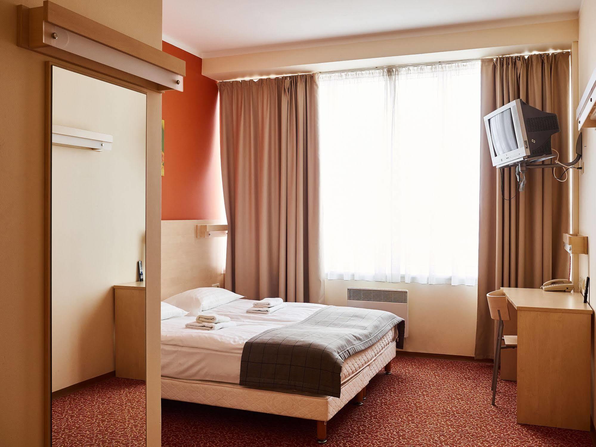 Rija Bauska Hotel Exterior photo
